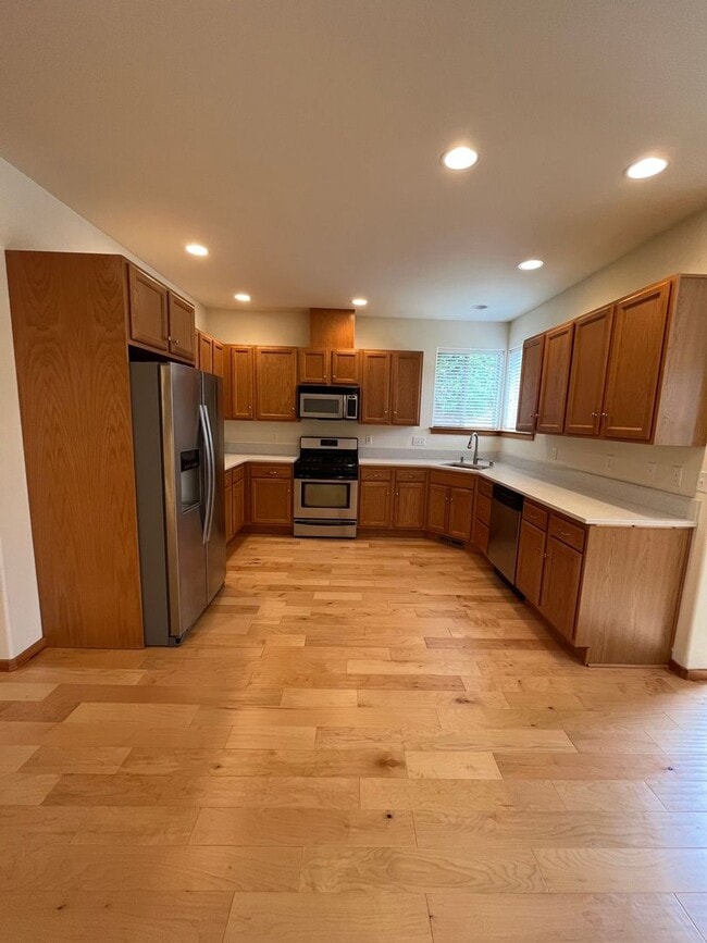Photo - 3 Bed 2 Bath Single Story House Near Shopping and Schools