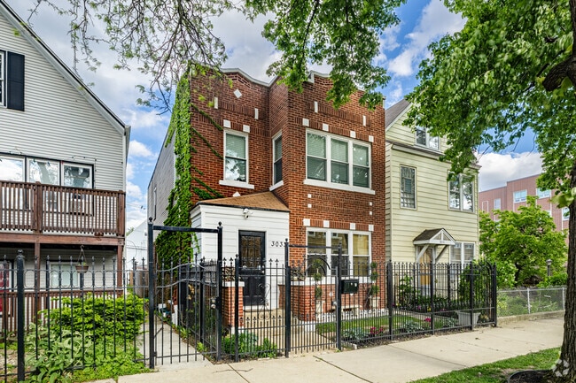 Building Photo - 3033 N Monticello Ave Unit 2 Rental