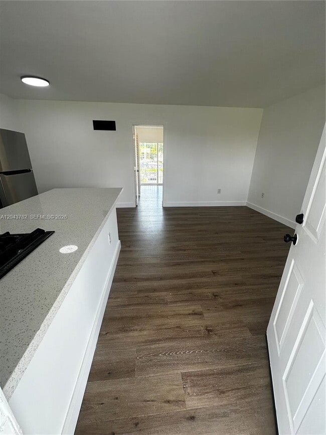 Building Photo - 1255 W 49th Pl Unit E205