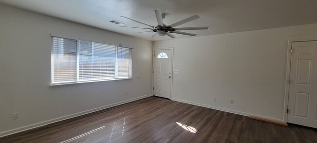 Photo - Great Shasta Lake Home in Country Setting, New LVP Flooring