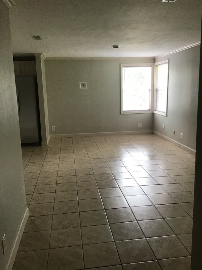 Photo - 237 Hawkins Ave Unidad B