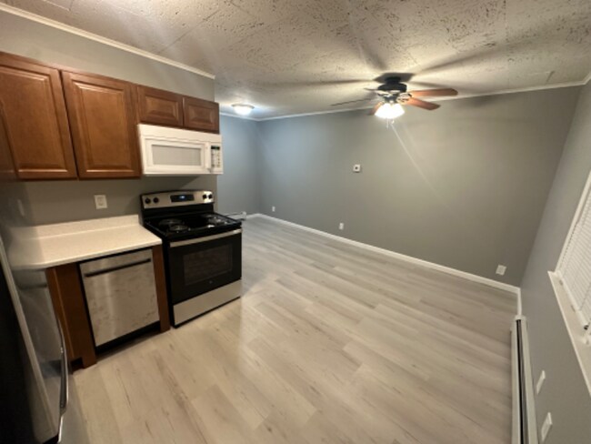 Photo - 2367 W Genesee Rd Unit 8