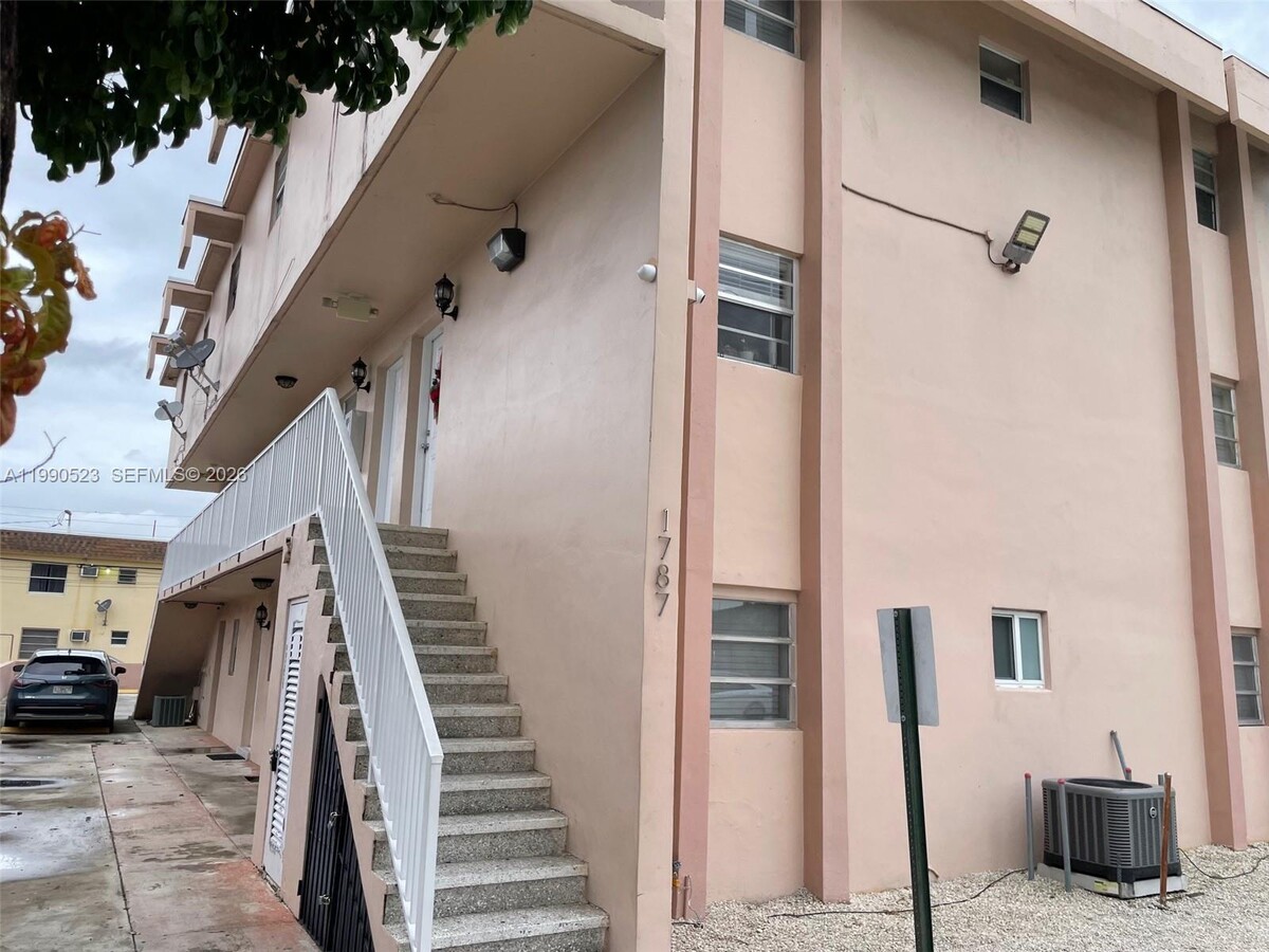 Photo - 1787 SW 7th St Unit 7