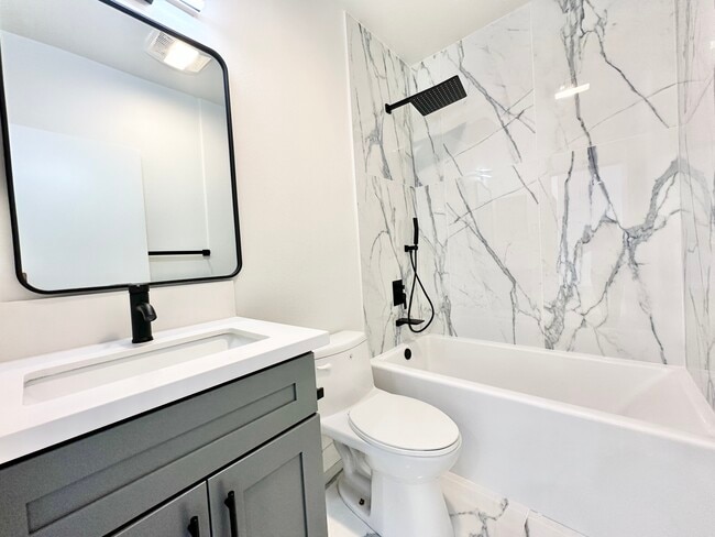 Photo - 1541 Ocean Ave Unidad 306