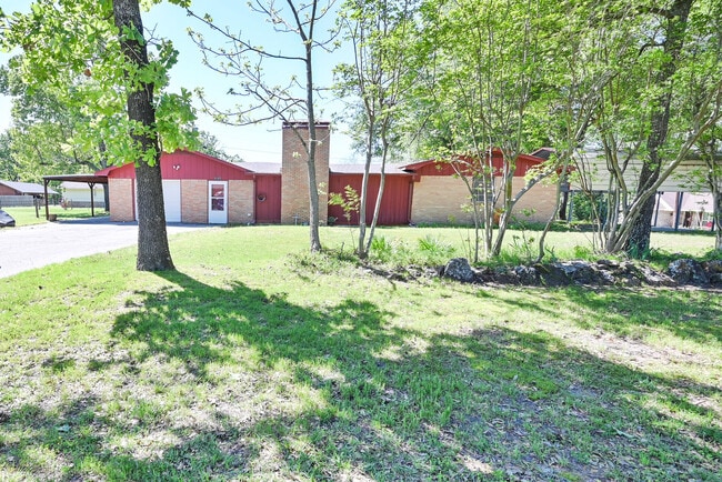 Building Photo - 21322 Carole St Rental