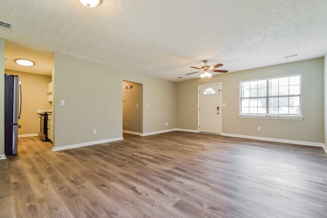 Photo - 109 Clifford Ct