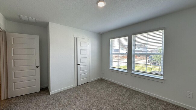 31727 Margaret Woods Ln