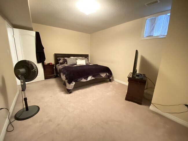 Photo - 24 Armour Crescent Unit 1