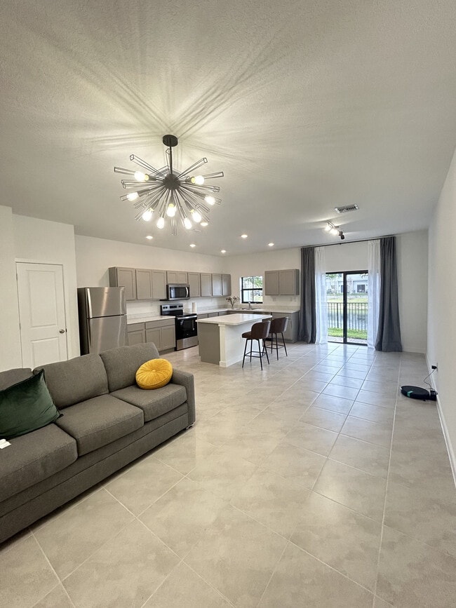 Building Photo - 876 NW 3rd Way