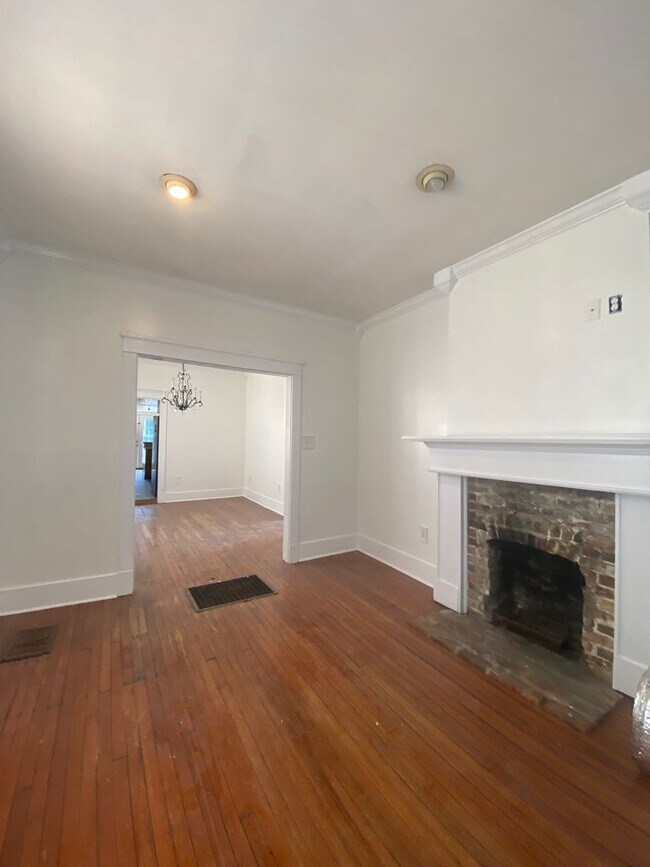 Photo - Renovated cottage in University area 2bed/...