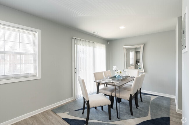2BR 2BA 1026SF