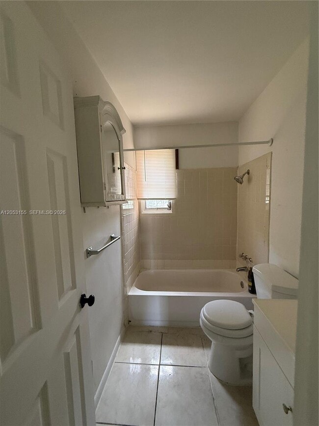 Photo - 708 N 20th Ct Unit 1-2