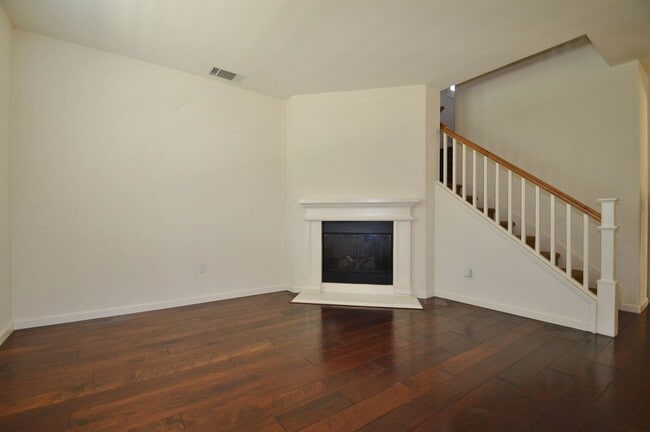 Photo - $3,950 / GORGEOUS 4 BEDROOM MODEL HOME IN EDEN SHORES AREA OF HAYWARD