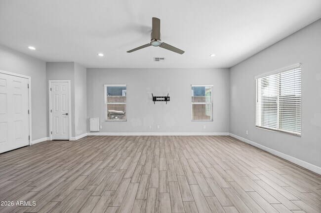 Photo - 1013 E Odeum Ln