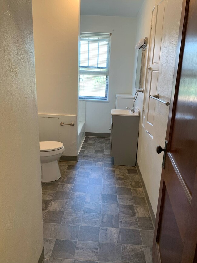 Photo - 113 Hammer Ave Unit 4