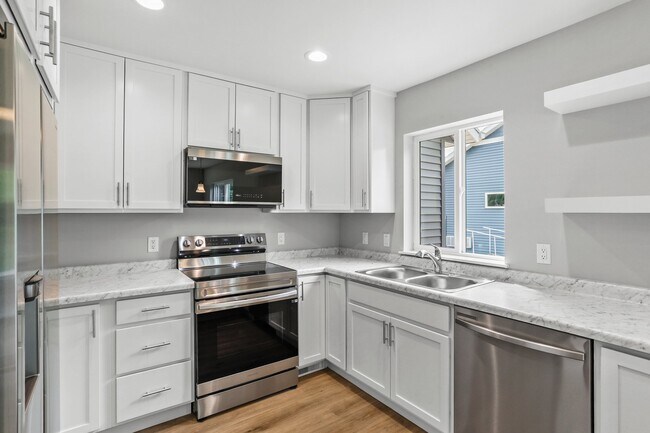 Kitchen - 200 Chalet Dr Unit 200