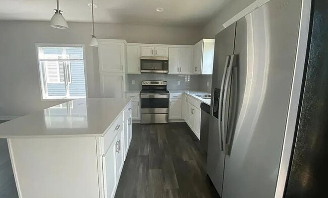 Photo - Newer 3BR 2.5ba house in Urbandale, available July 6th!