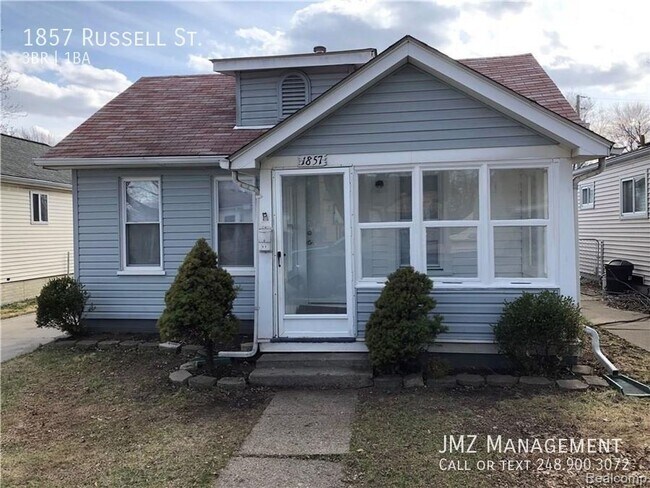 Photo - 1857 Russell Ave