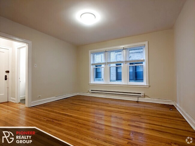 Building Photo - 1421 W Hutchinson St Unit #4224-1 Rental