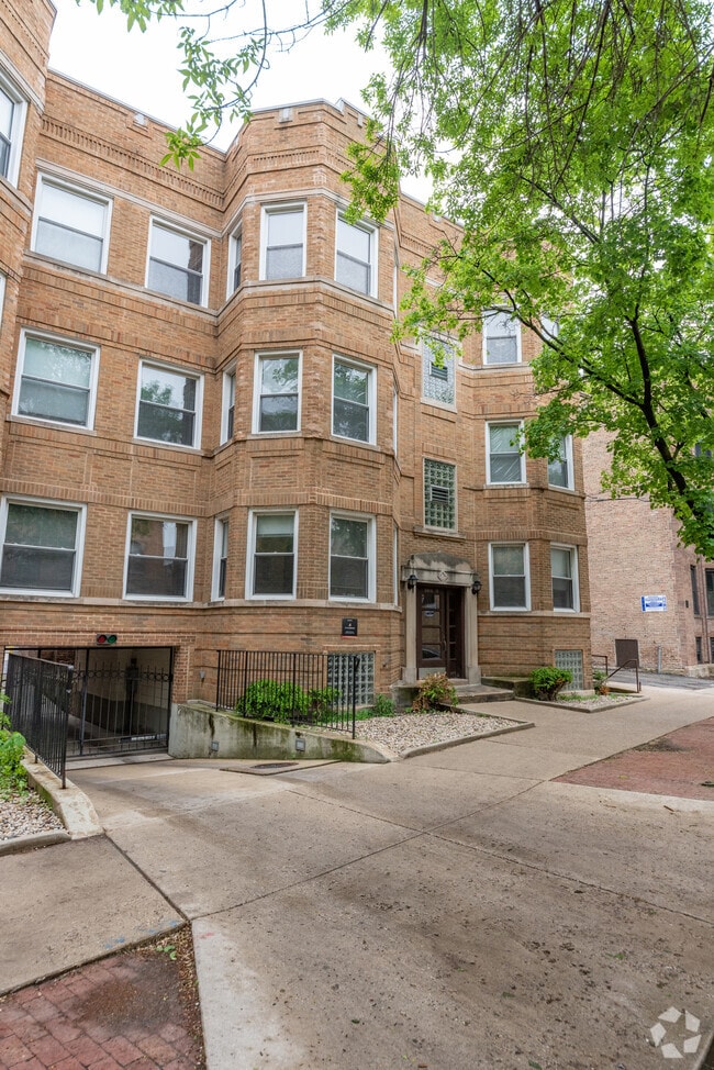 Building Photo - 3415 N Elaine Pl Rental