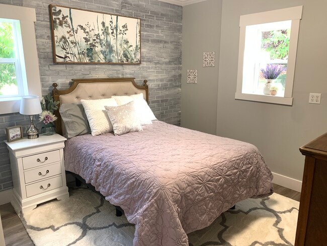 Photo - 8897 Williams Hwy Unidad In-law