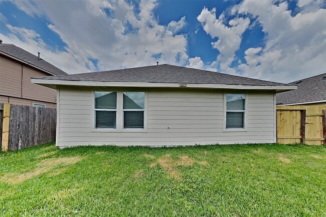 Building Photo - 19203 Canaras Ct