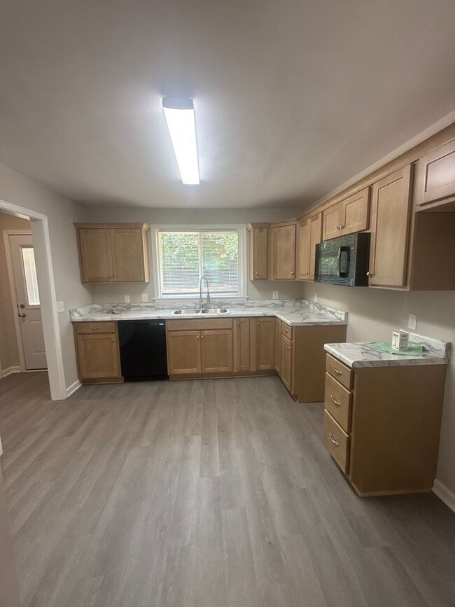 Photo - 806 Brookfield Dr