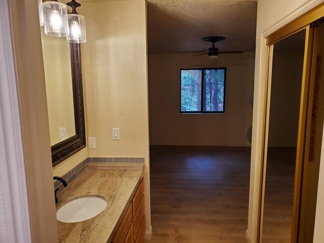 Photo - 18111 N Meadow Dr