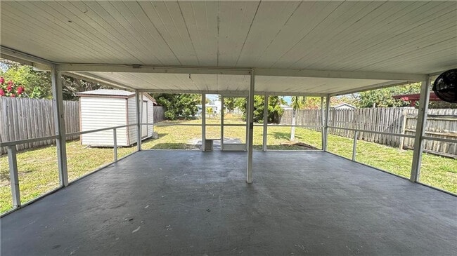 Photo - 2819 Plunkett St