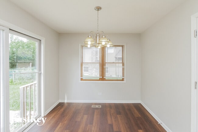 Photo - 5144 Oakwood Ct