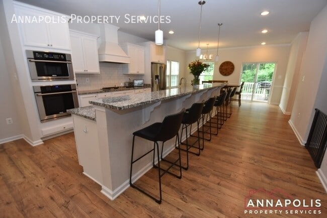 Photo - 1379 Hawthorn Dr