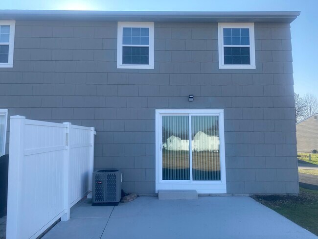 Photo - 74 Willowick Dr