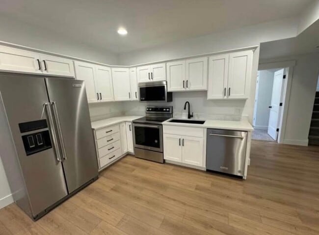 Photo - 81 S Keaki Wood