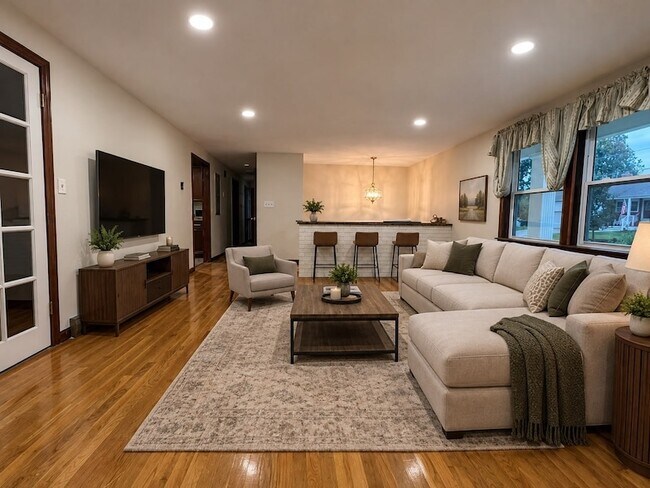 8 Birch Ln
