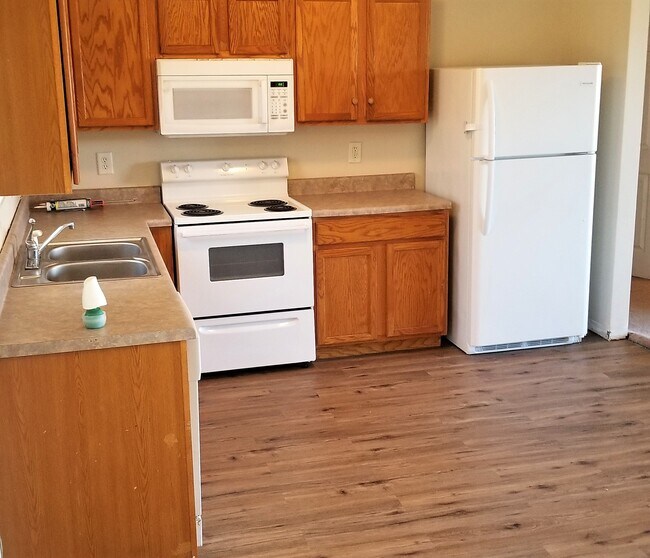 Photo - 558 Shellbark Rd