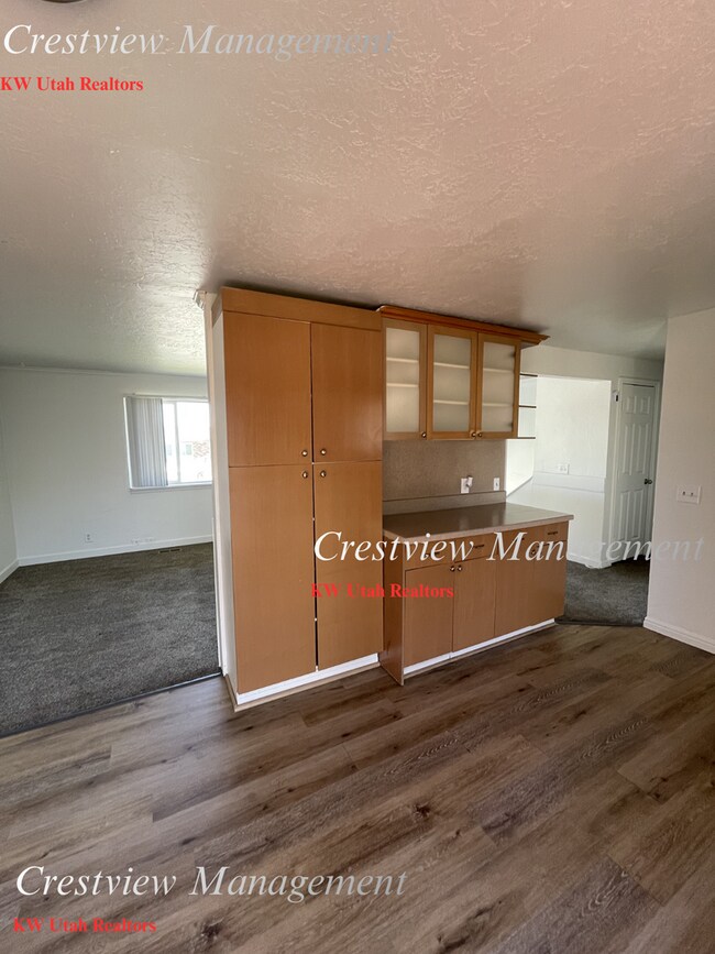 Photo - Spacious Home in Magna – Convenient Location! 1st month's rent free!