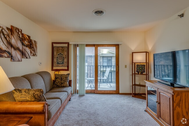 2 BR, 2 BA - 1,080SF