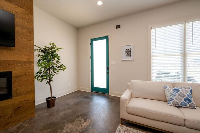 Photo - 756 Meda St Unit SI ID1608485P