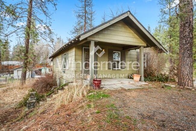 Building Photo - 10125 N Whitworth Dr