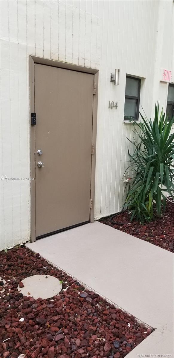 Photo - 20200 W Country Club Dr