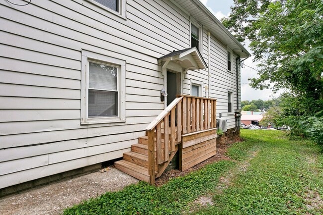 Photo - 104 Taylor Blvd