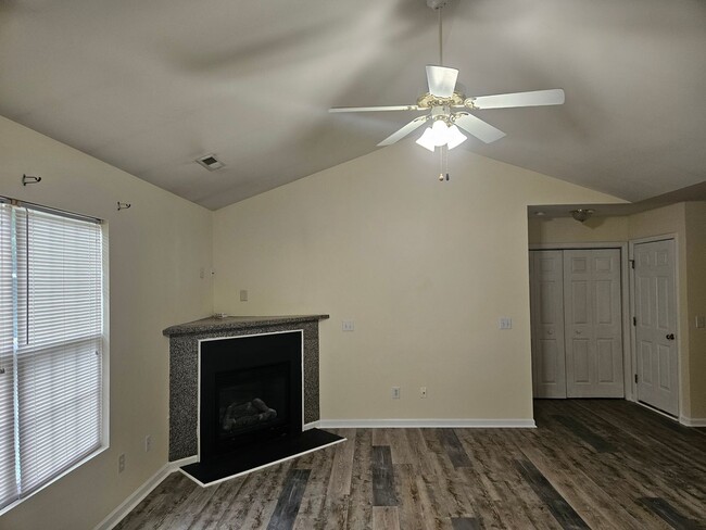 Photo - 1474 Bromwich Dr