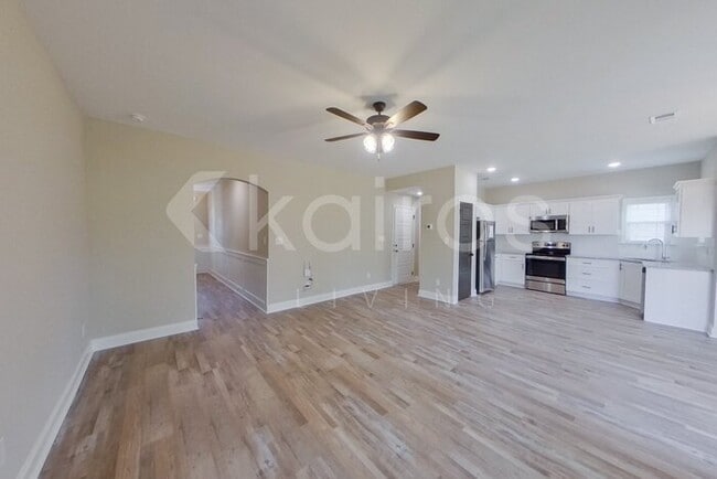 Photo - 157 Allentown Wy