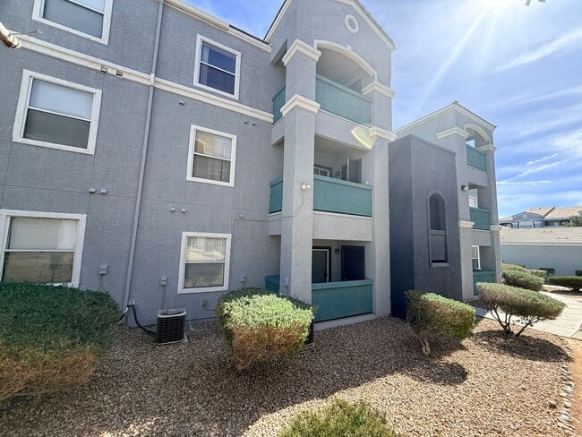 Photo - 6955 N Durango Dr