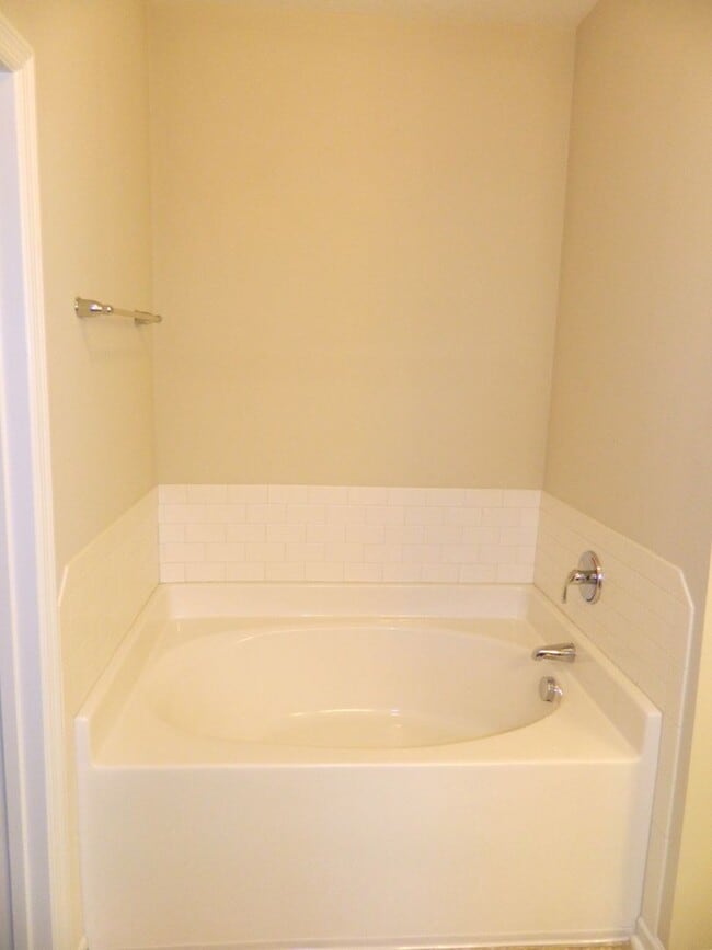 Building Photo - 7018 Summerton Dr Rental