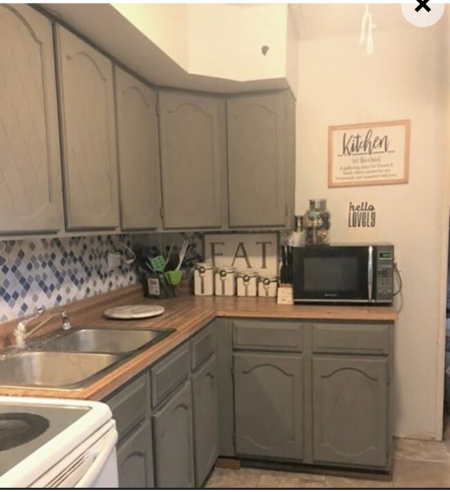 Photo - 381 Alena St