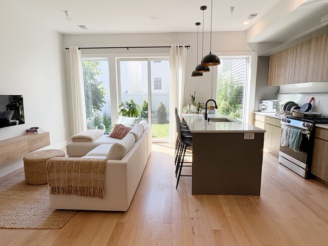 Photo - 431 Palisade Ave Unit 2