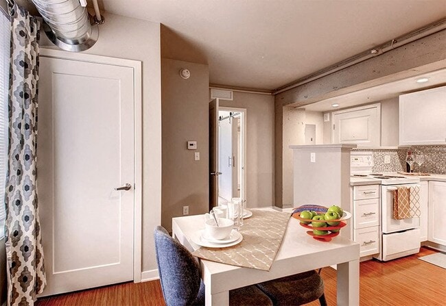 Avenue 8 at Mayfair