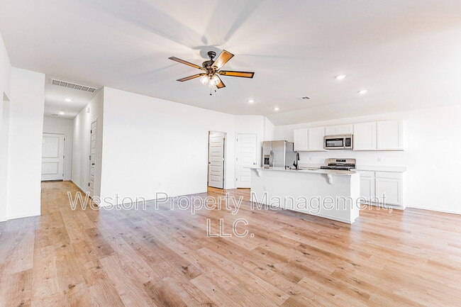 Photo - 5901 Bradford Pear Ln