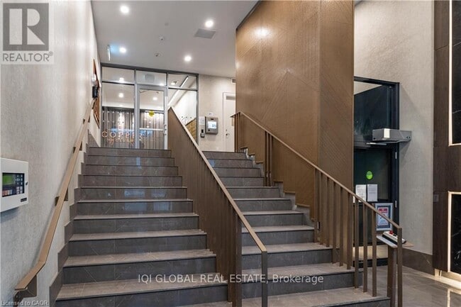 Photo - 73 Arthur St S Unit 512